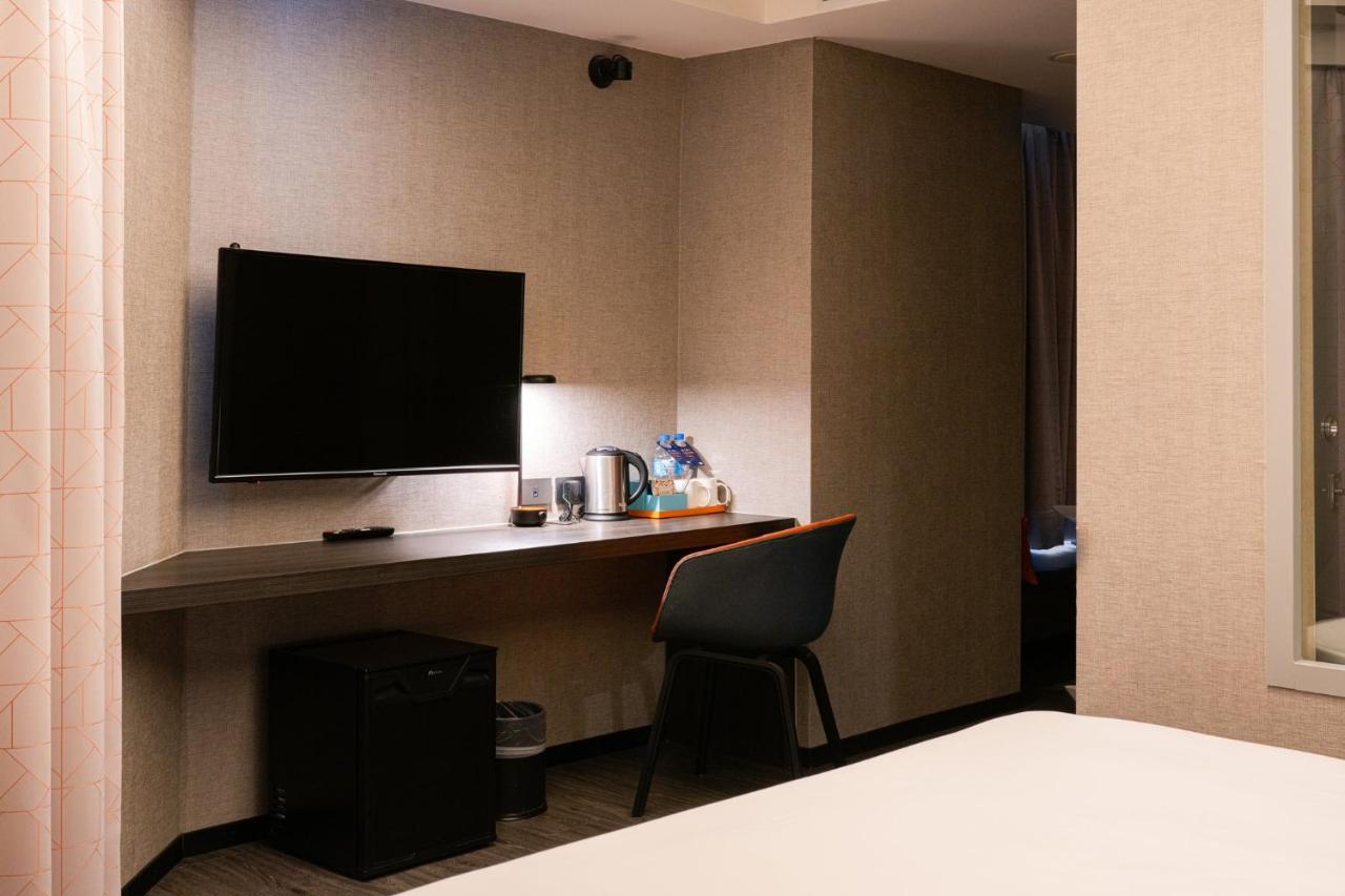 Holiday Inn Express Kaohsiung Love River By Ihg ภายนอก รูปภาพ