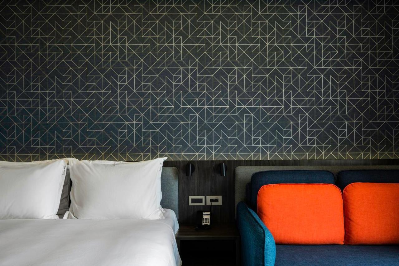 Holiday Inn Express Kaohsiung Love River By Ihg ภายนอก รูปภาพ