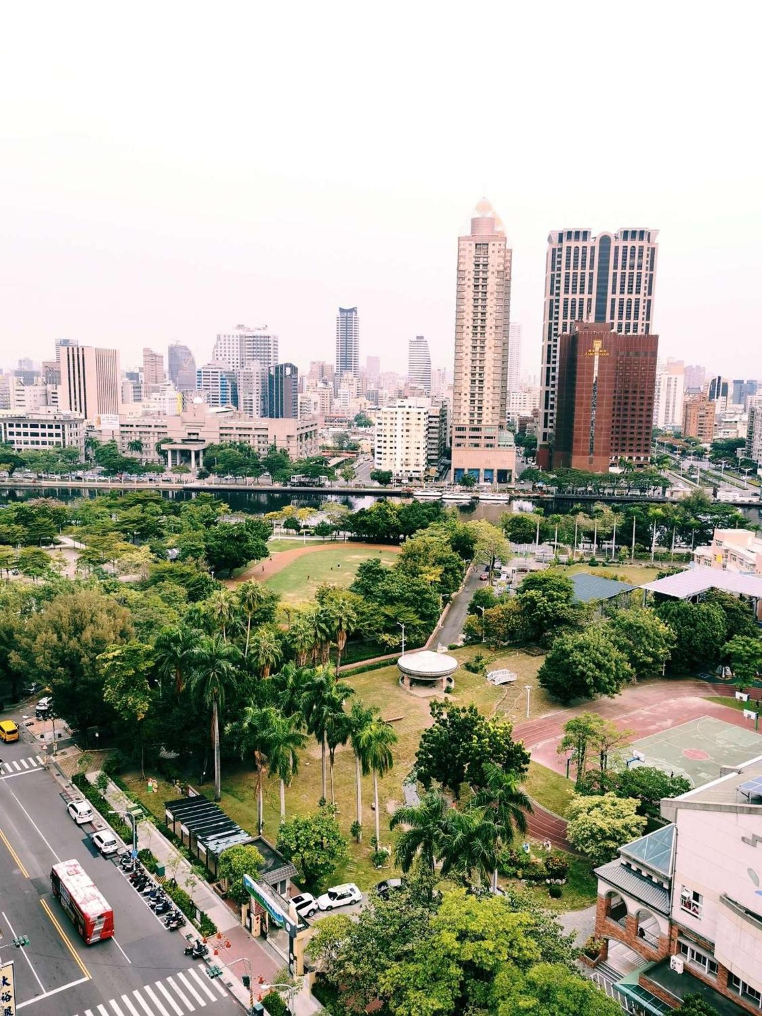 Holiday Inn Express Kaohsiung Love River By Ihg ภายนอก รูปภาพ
