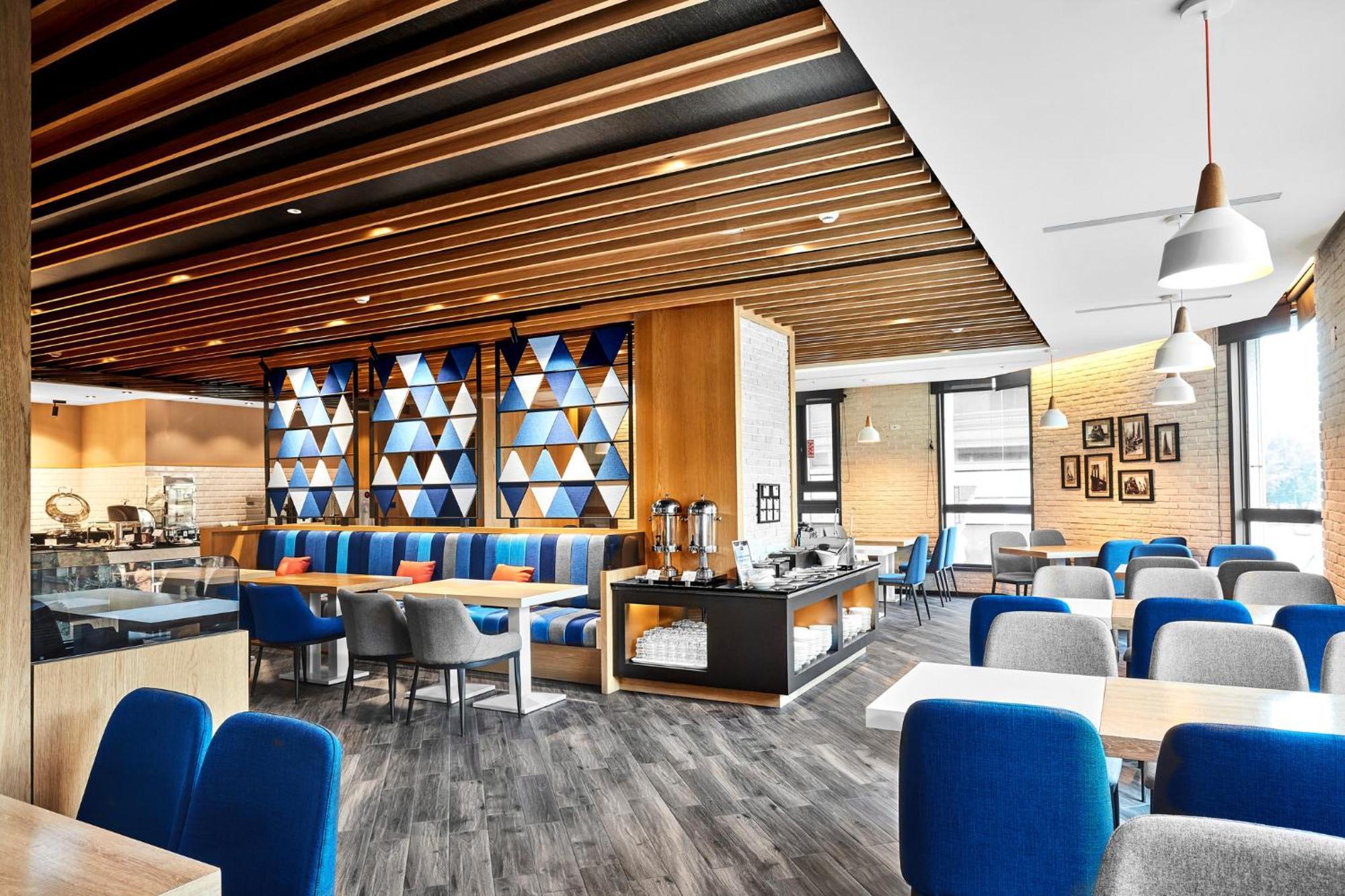 Holiday Inn Express Kaohsiung Love River By Ihg ภายนอก รูปภาพ