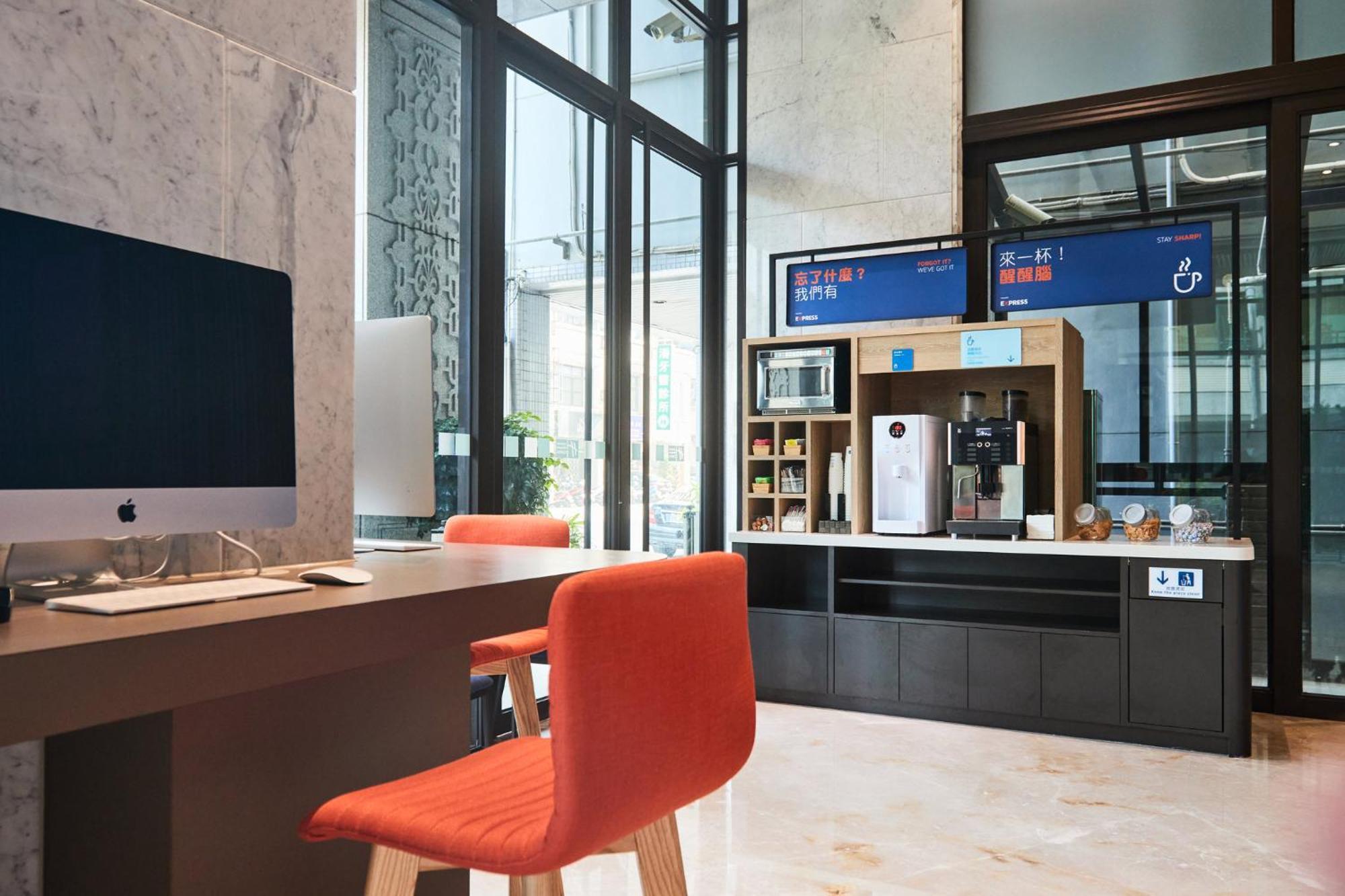 Holiday Inn Express Kaohsiung Love River By Ihg ภายนอก รูปภาพ